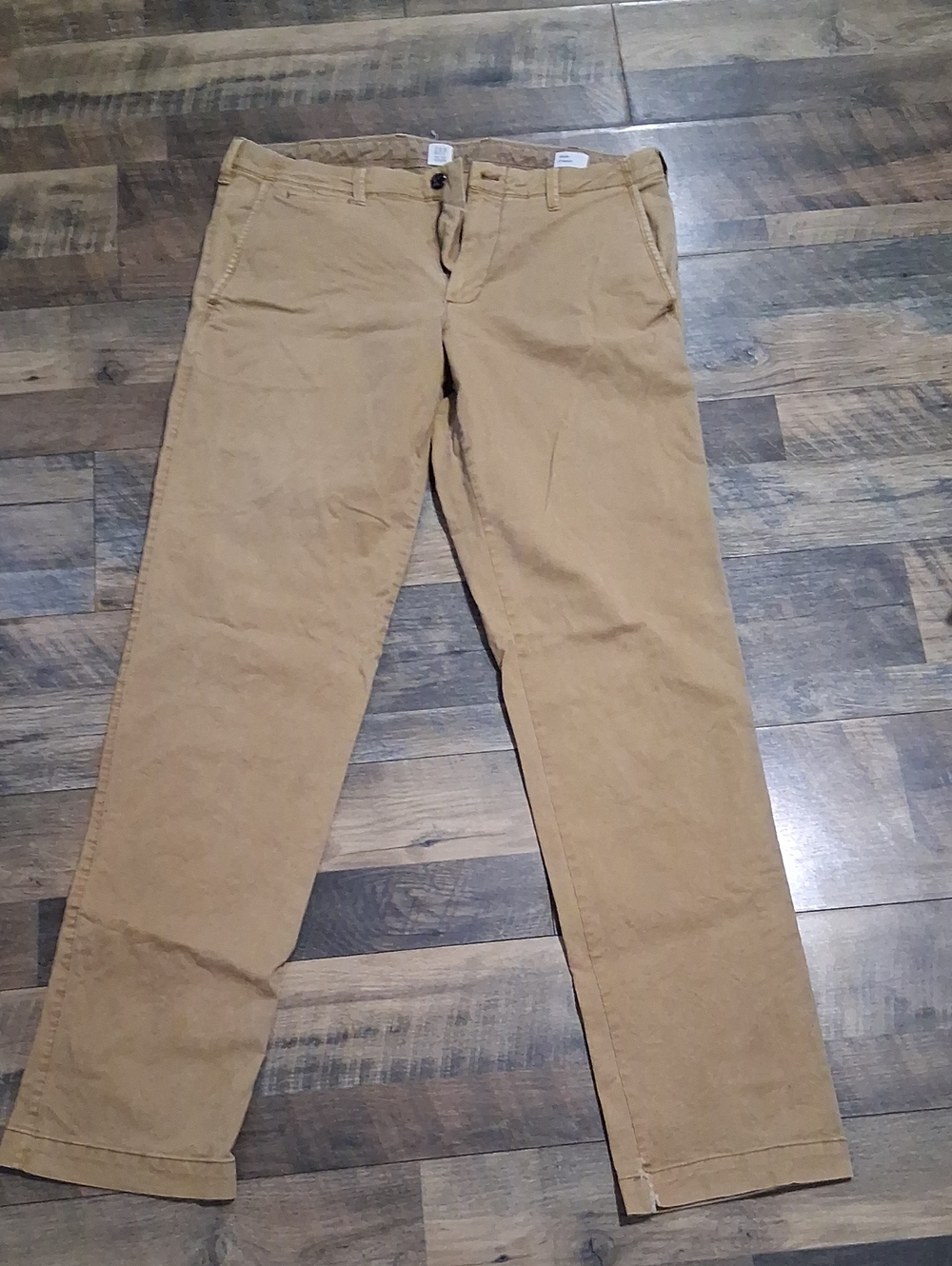 NWOT Mens GAP Khaki Jeans Size 36x36
